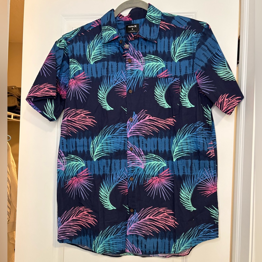 Hurley Men’s Tropical Print Button-Up Shirt | Medium | Short Sleeve
